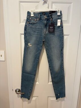 Women’s denim skinny jeans from GAP size 24 Tall NWT